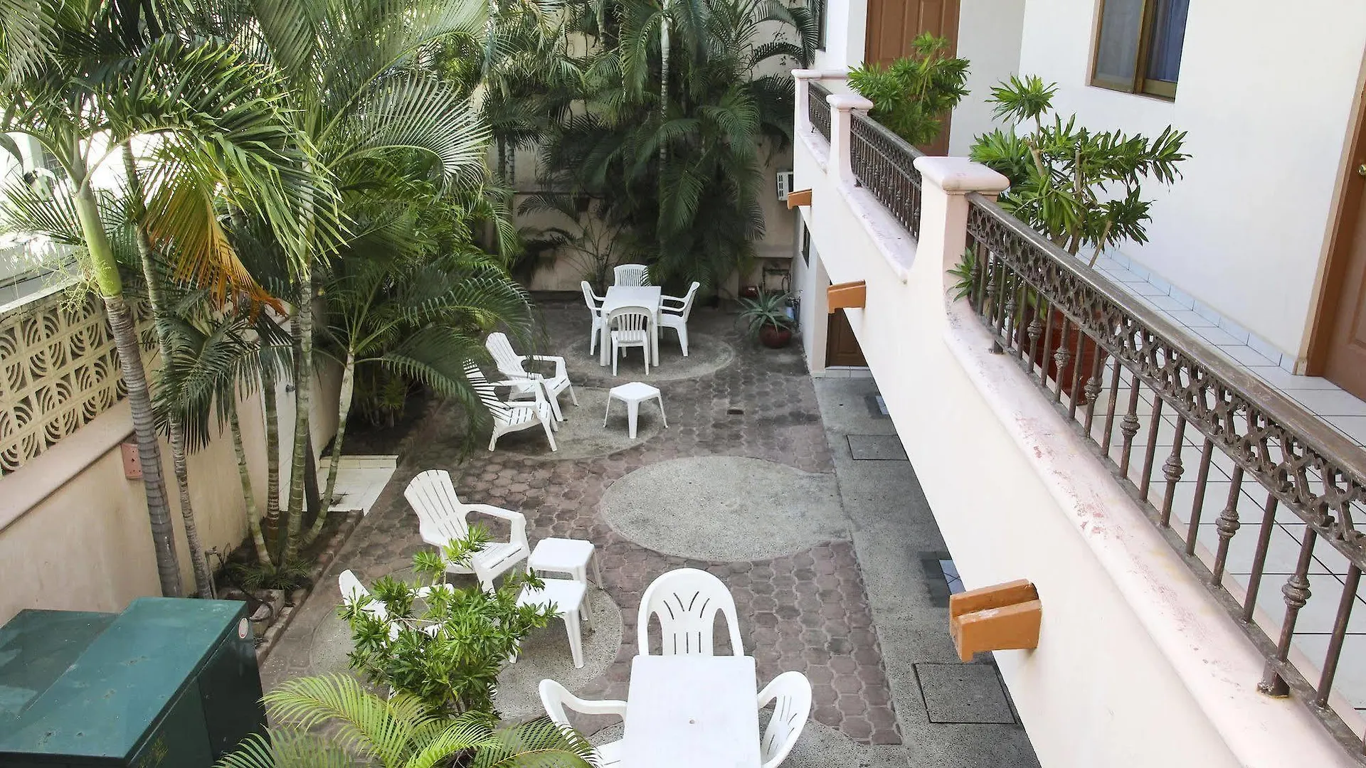 Blue Pacific Suites Mazatlán 2*,  México